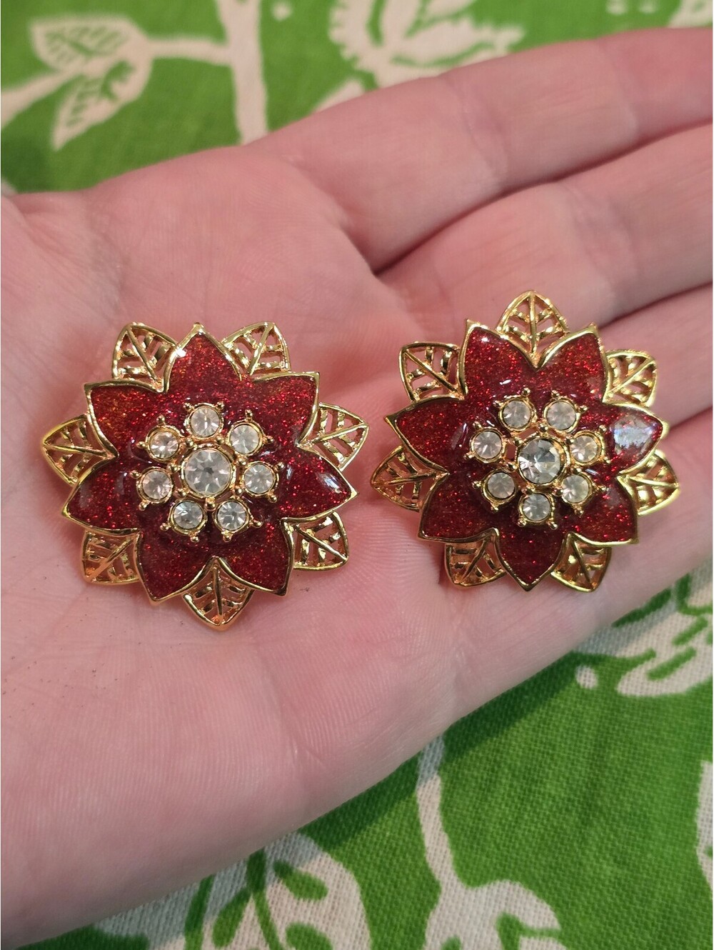 VTG AVON Poinsettia Christmas Red Enamel Goldtone Clear Rhinestone Post Earrings - Picture 4 of 7